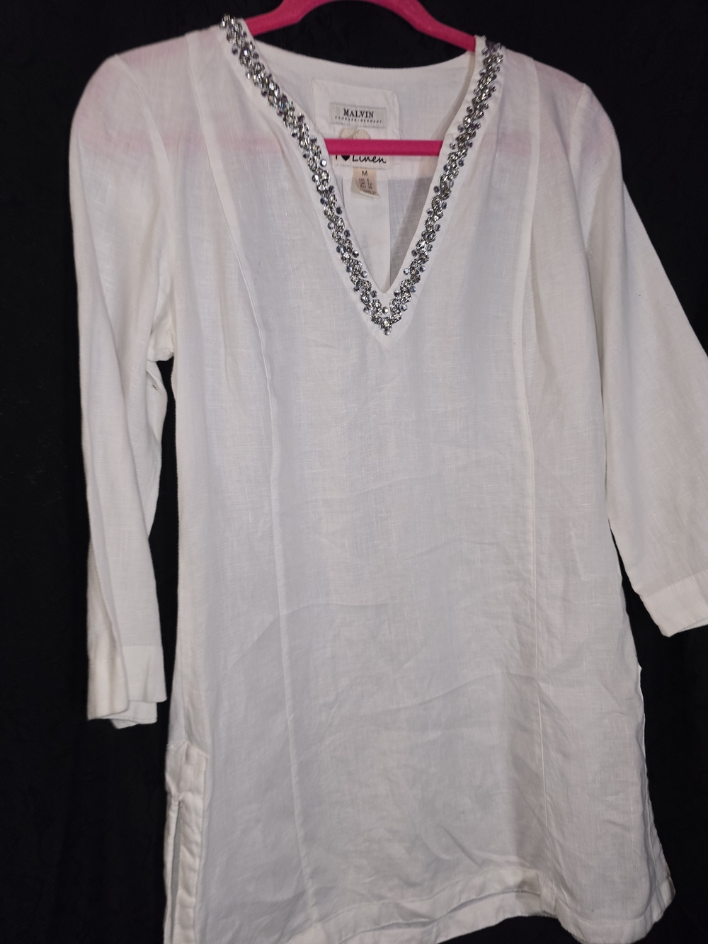 Malvin White Linen Tunic Dreds with Rhinwstone Crystal-Trim V-Neck Medium Bling